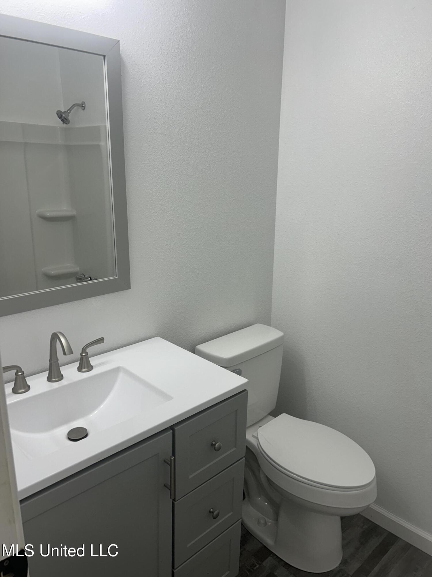 5736 Eastwood Drive Property Photo 14