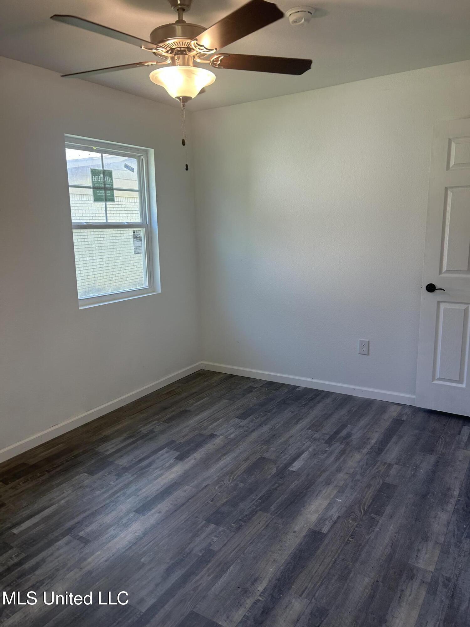 5736 Eastwood Drive Property Photo 15