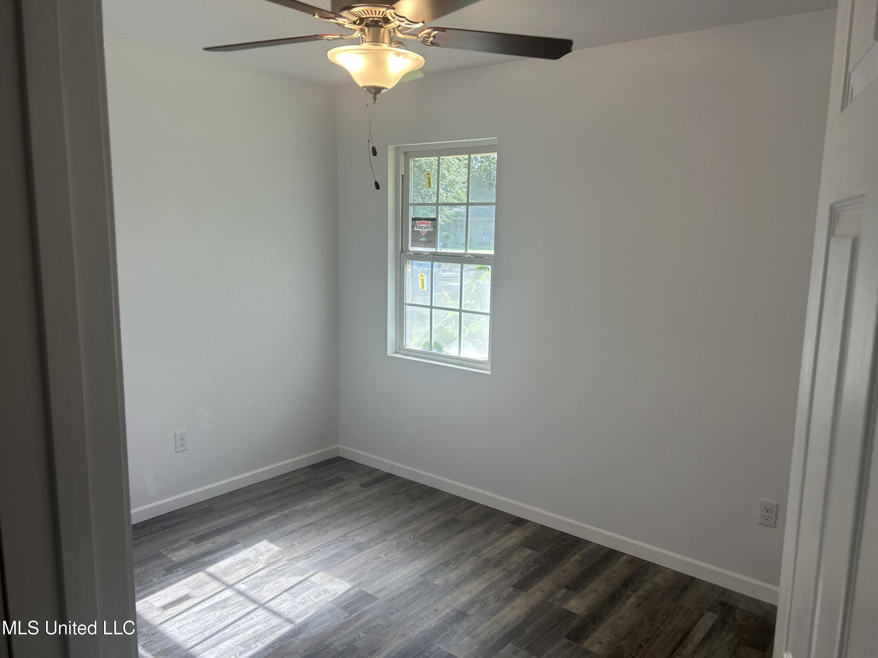 5736 Eastwood Drive Property Photo 16