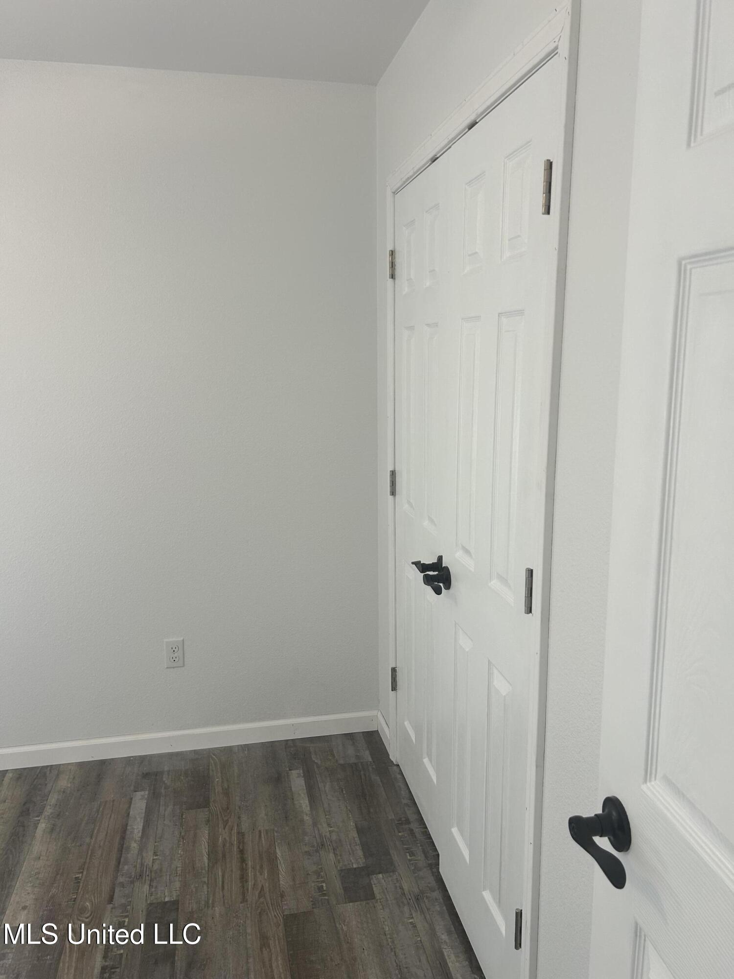 5736 Eastwood Drive Property Photo 17