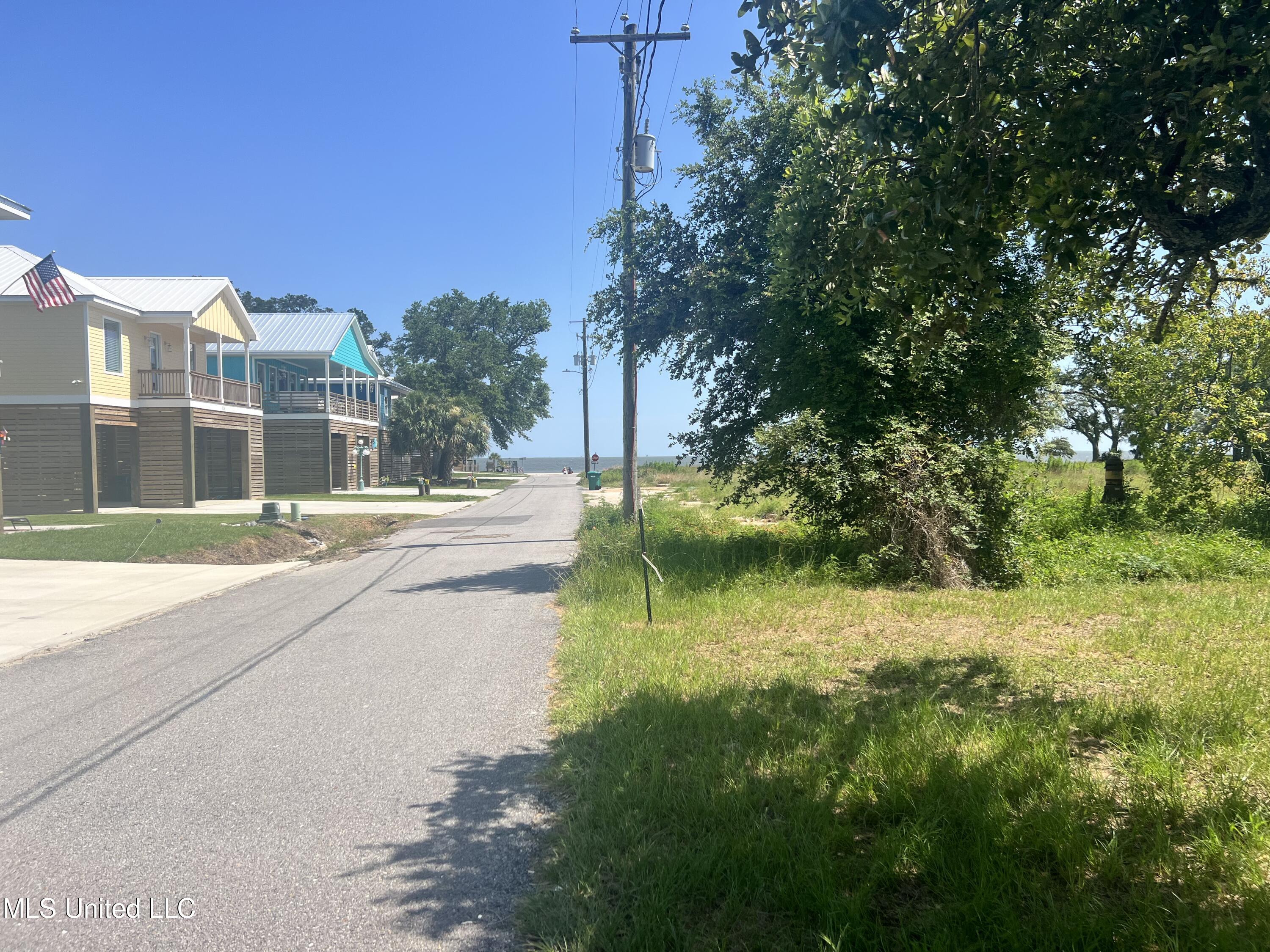 135 Arkansas Avenue Property Photo 3