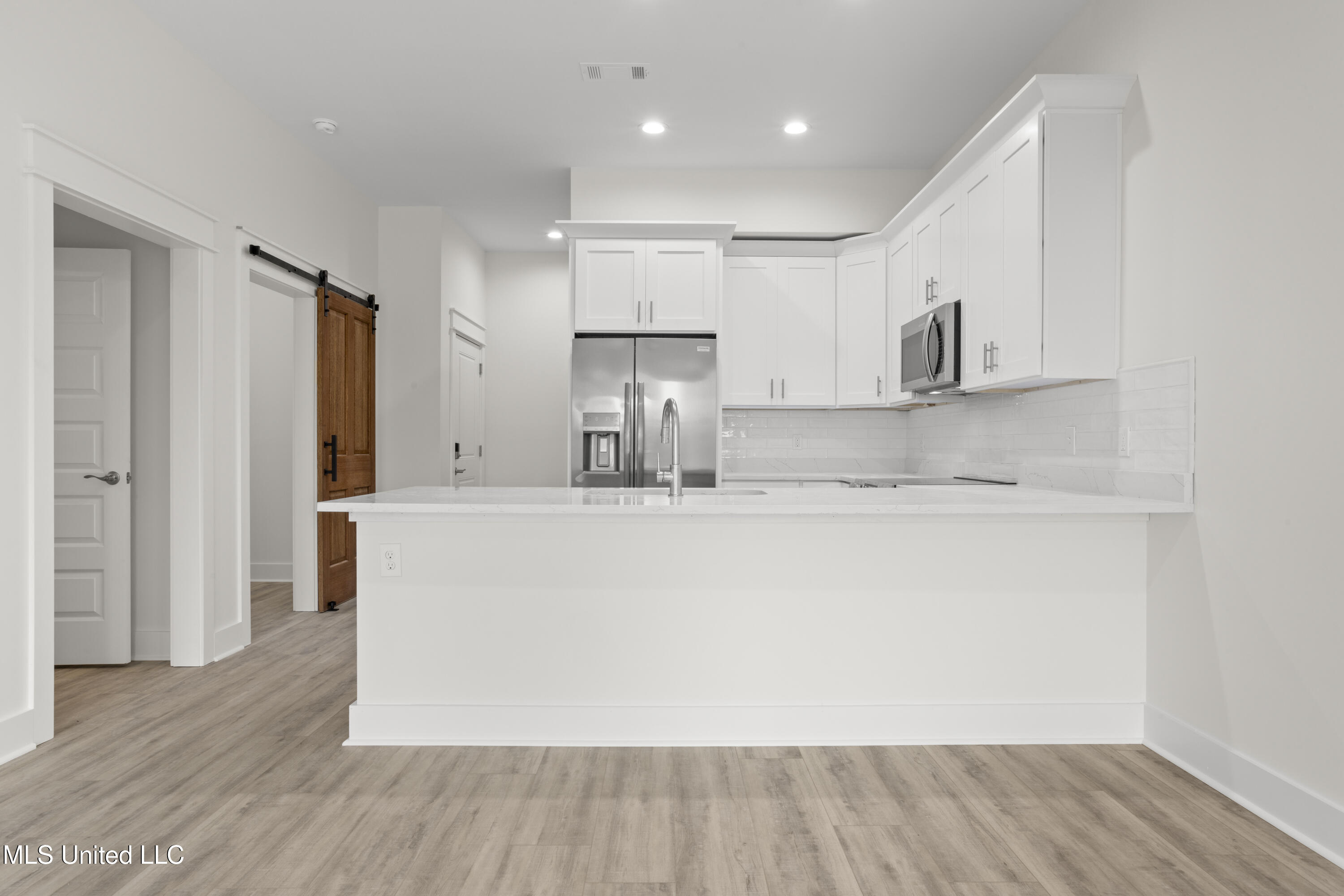 124 Court Unit #204 Street Property Photo 5