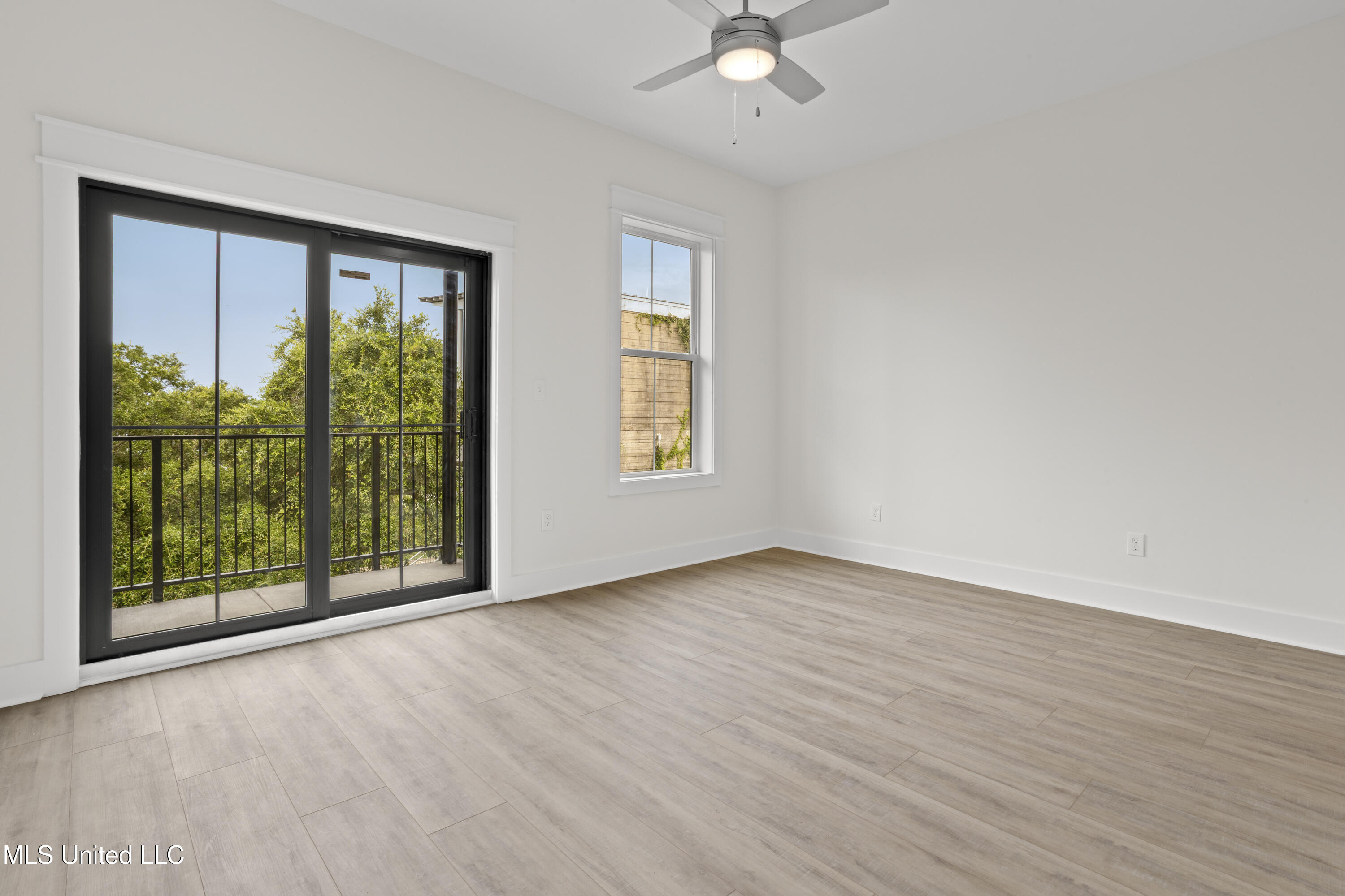 124 Court Unit #204 Street Property Photo 10