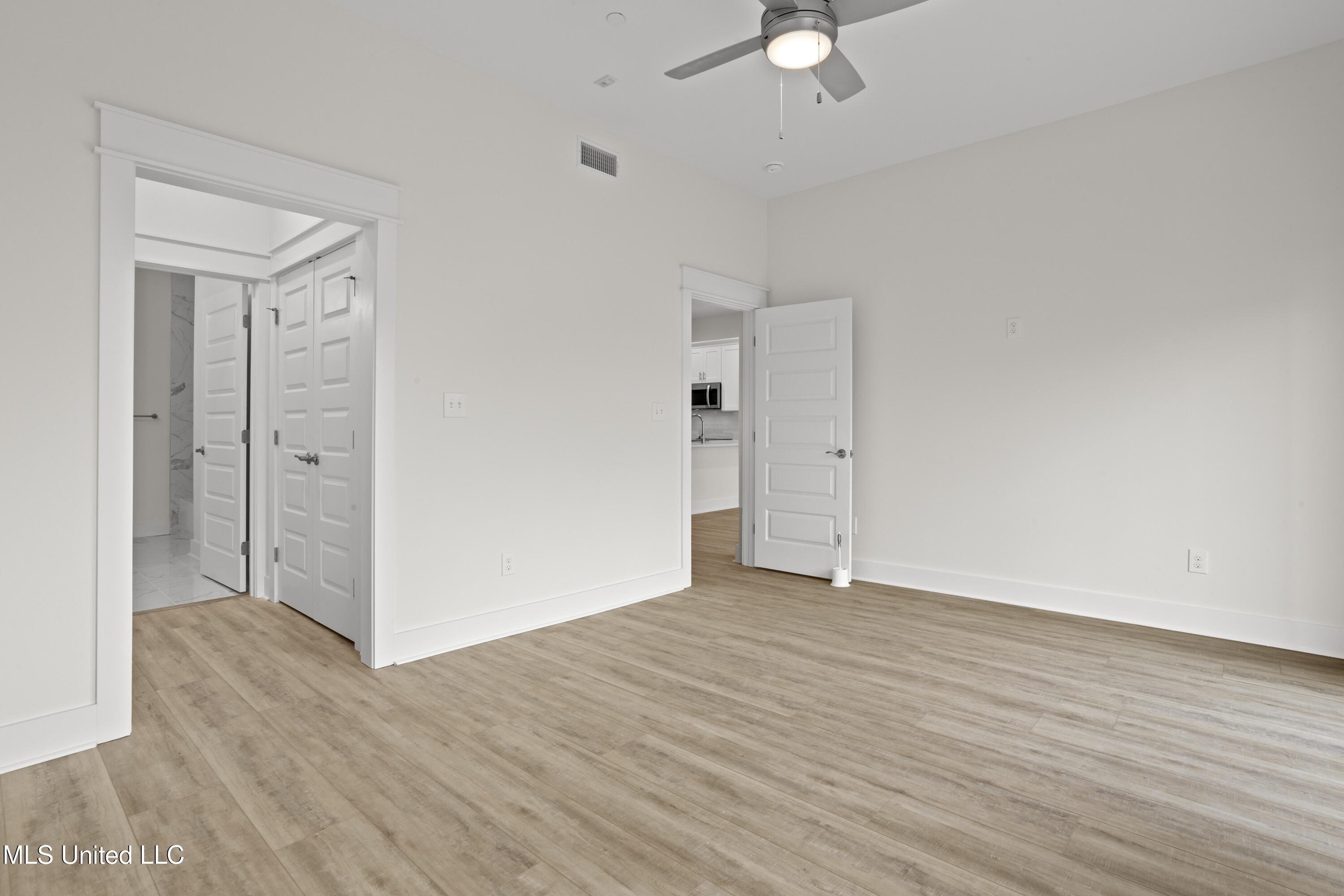 124 Court Unit #204 Street Property Photo 11