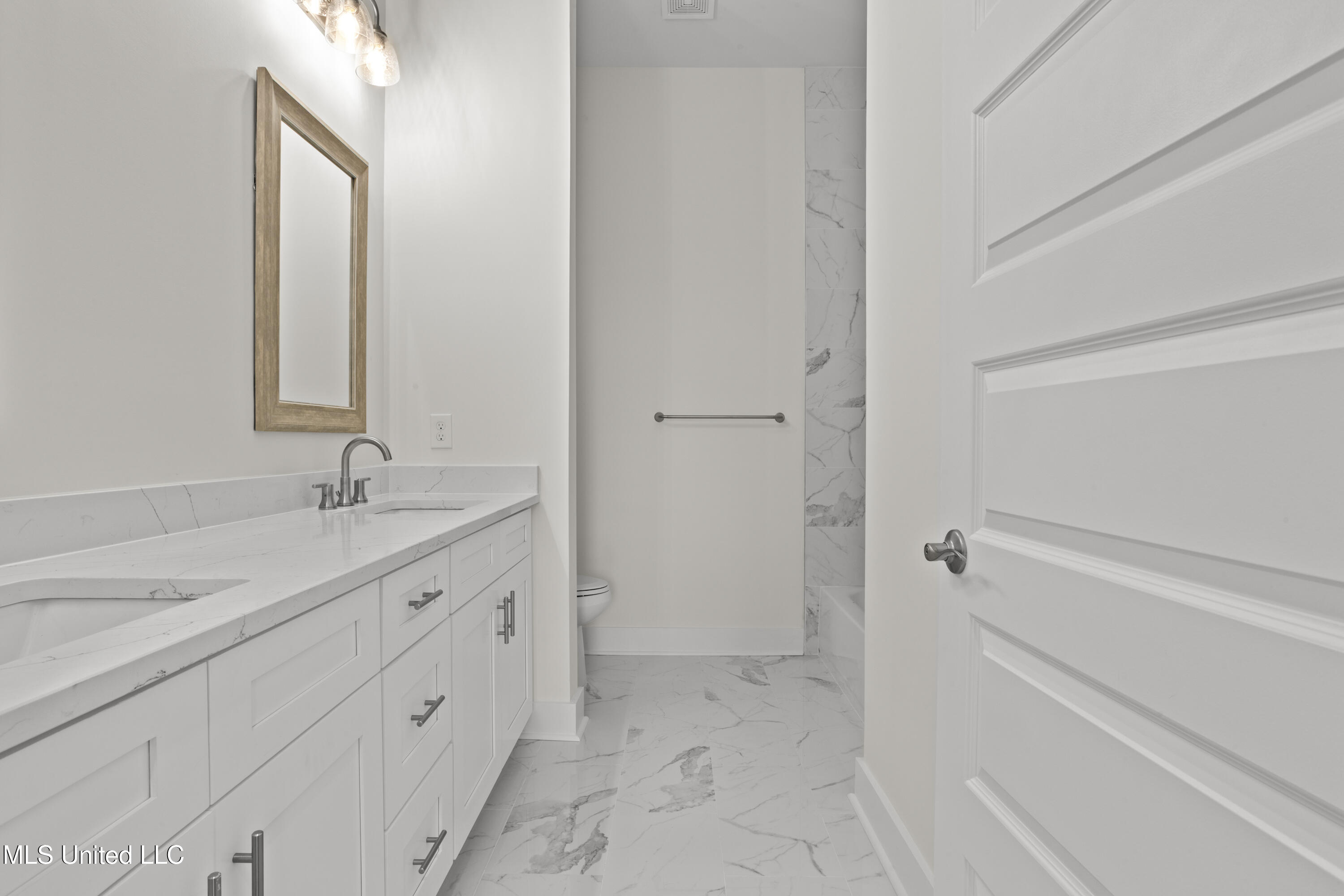 124 Court Unit #204 Street Property Photo 13