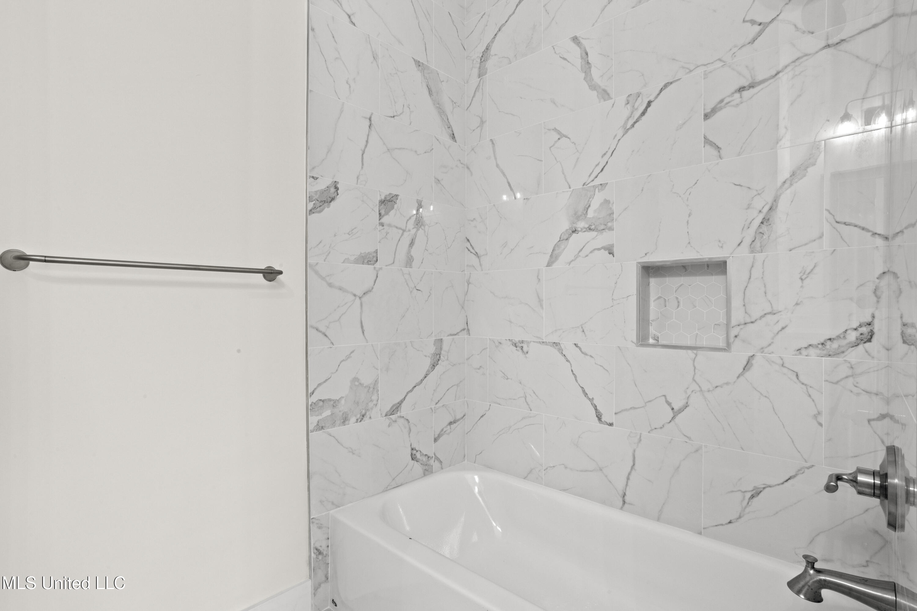 124 Court Unit #204 Street Property Photo 15