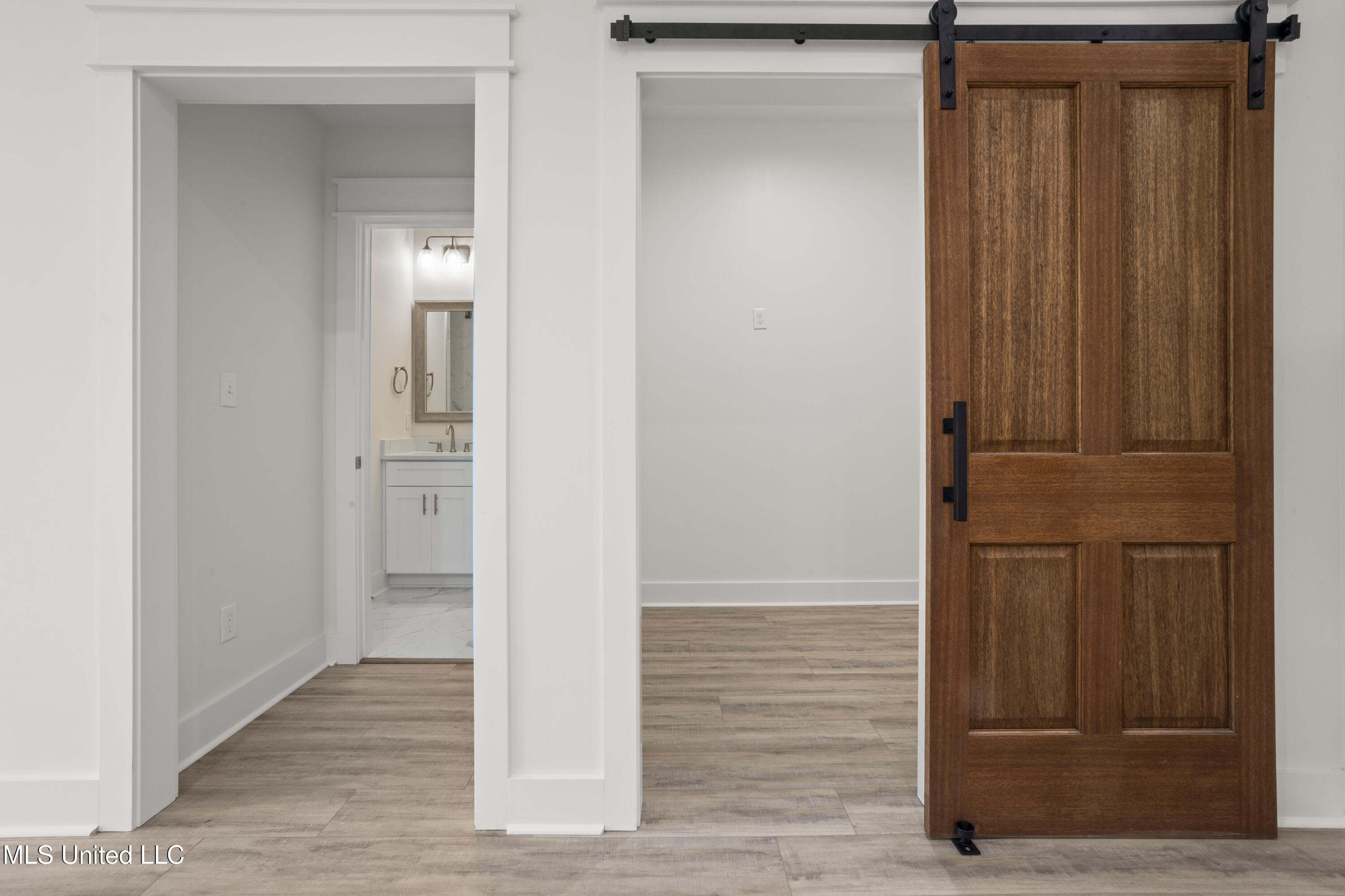 124 Court Unit #204 Street Property Photo 17