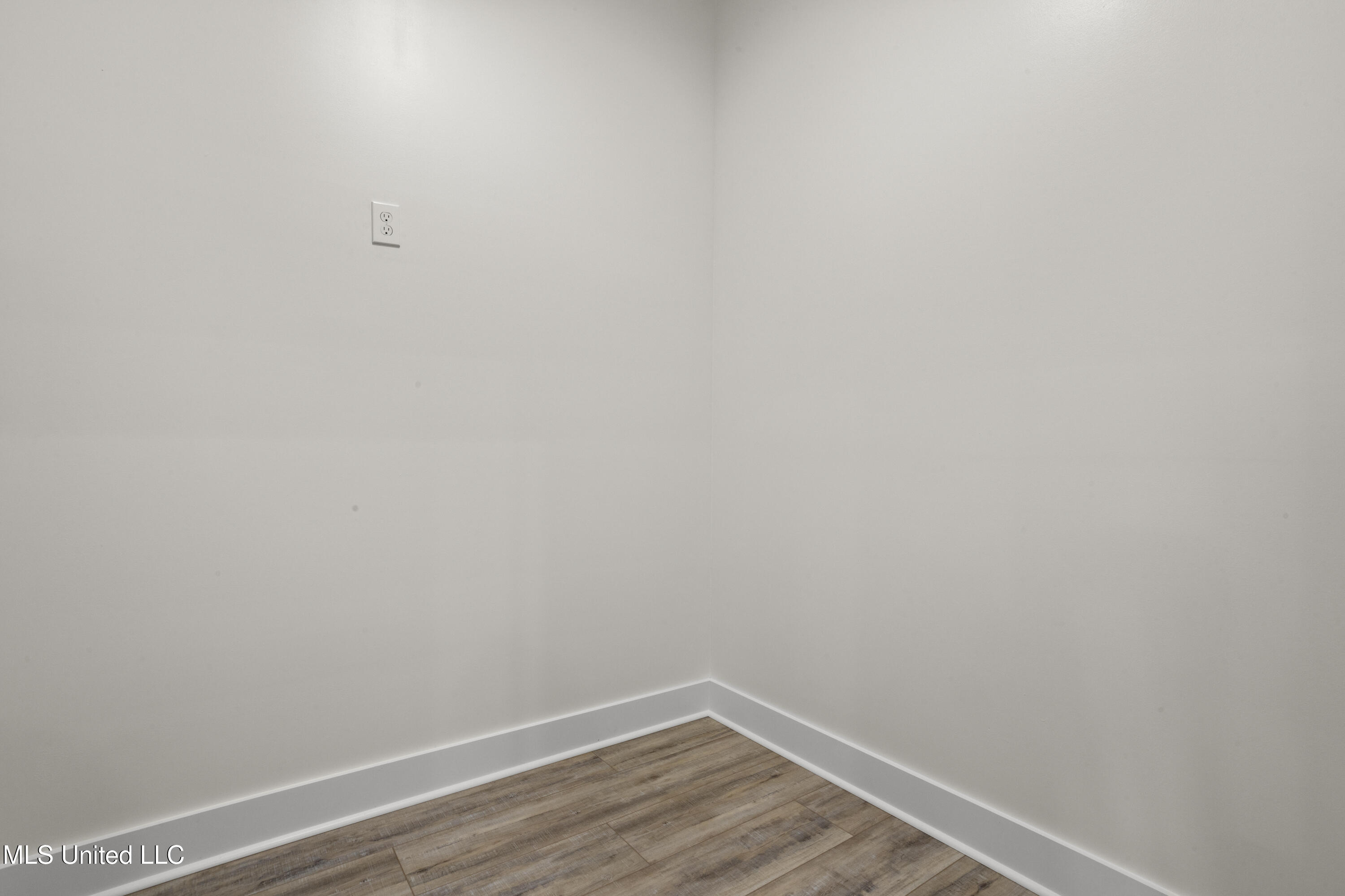 124 Court Unit #204 Street Property Photo 18