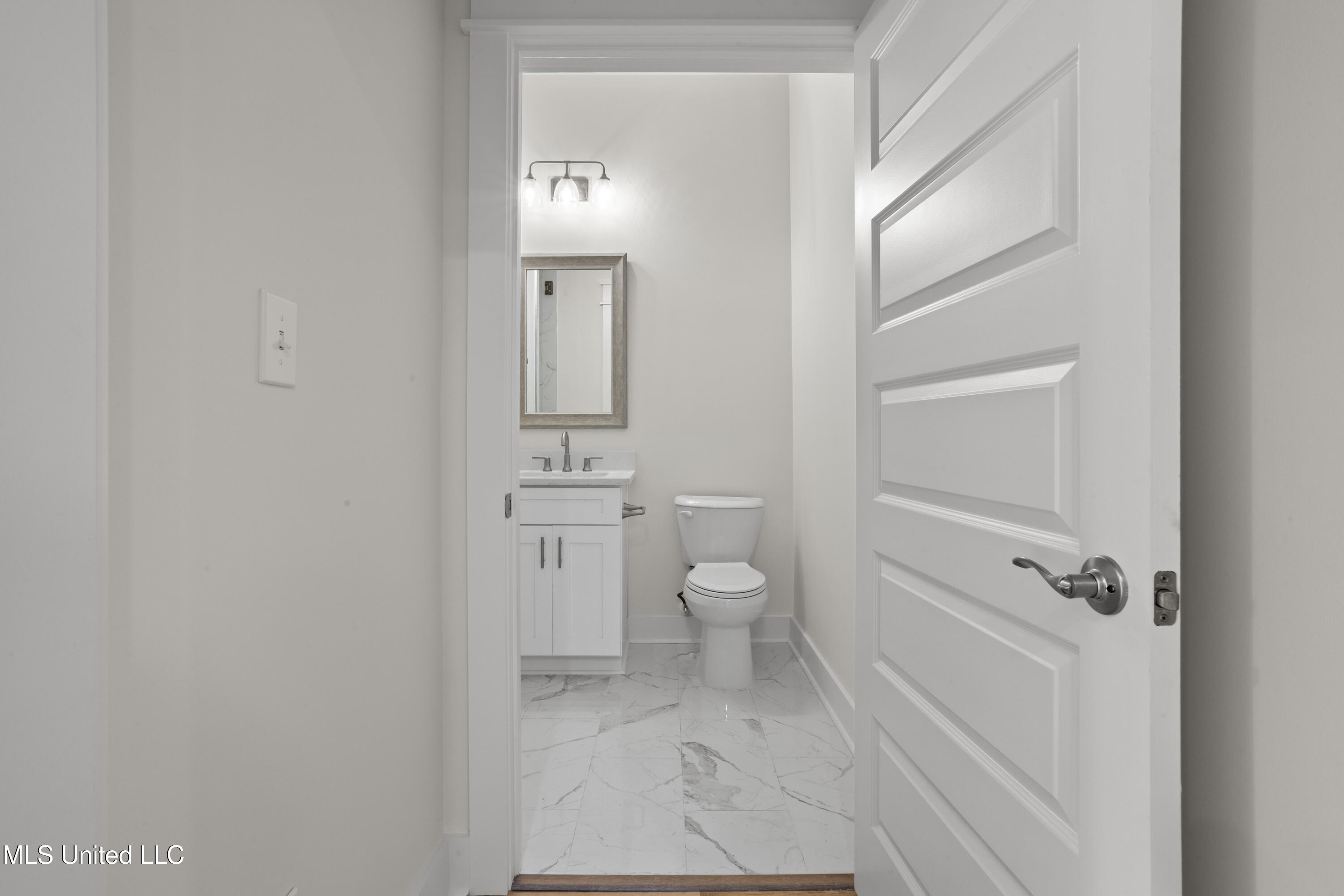 124 Court Unit #204 Street Property Photo 19