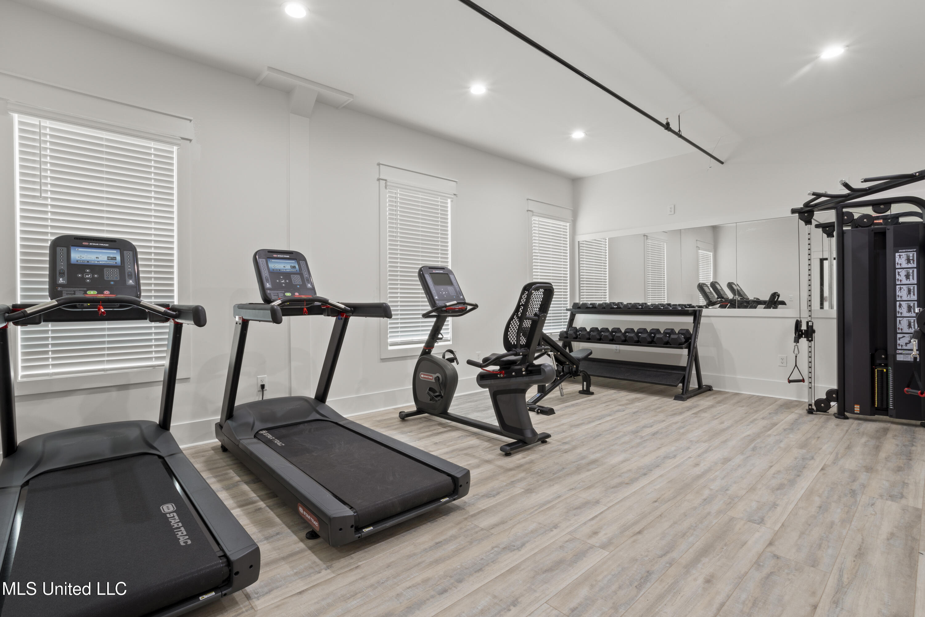 124 Court Unit #204 Street Property Photo 23