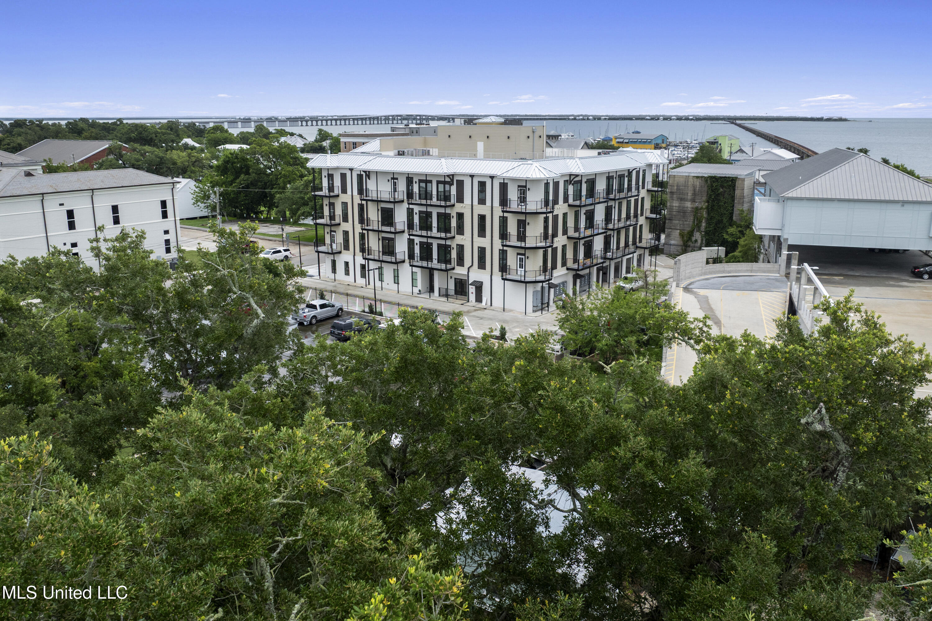 124 Court Unit #204 Street Property Photo 27