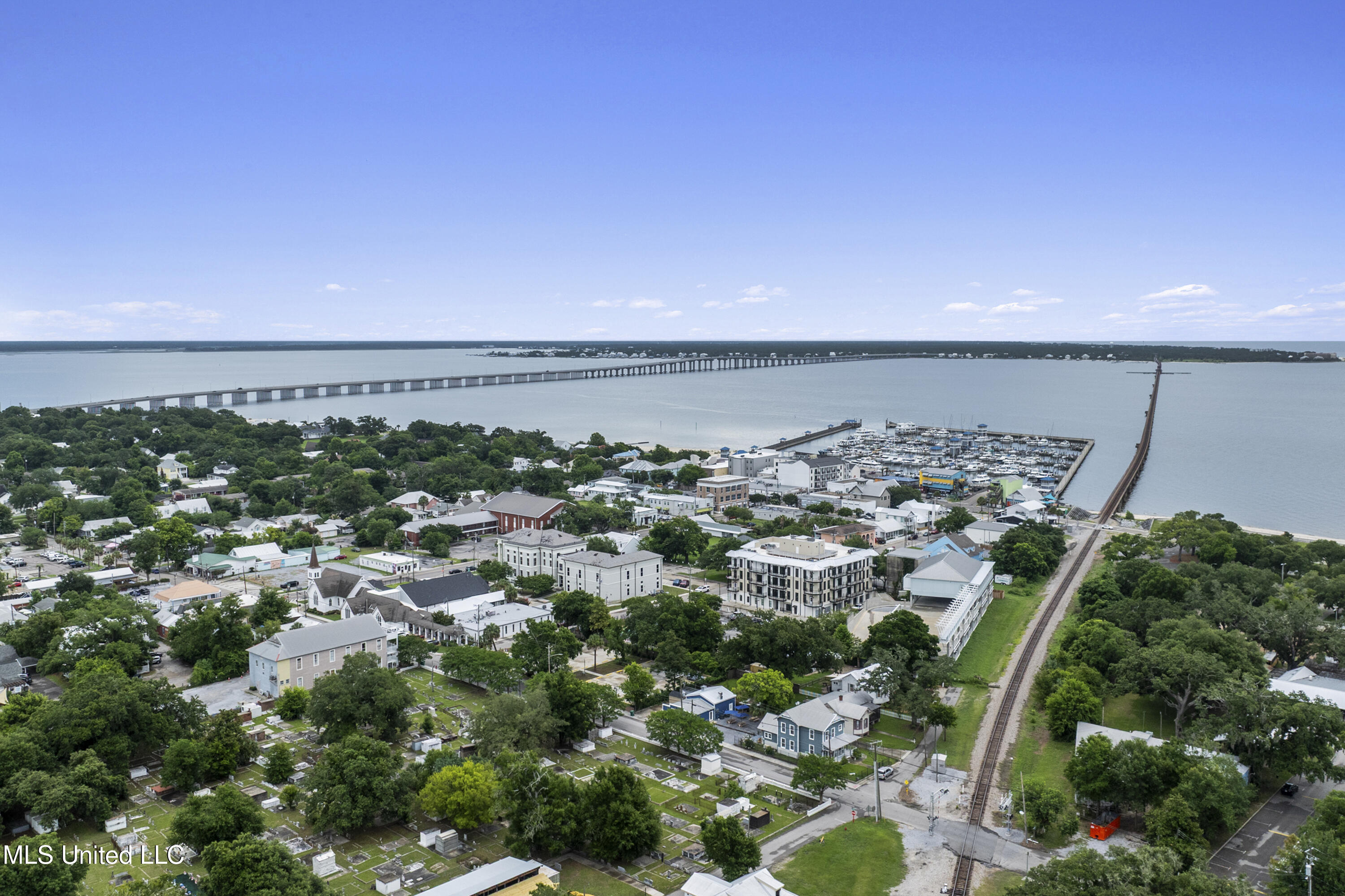 124 Court Unit #204 Street Property Photo 31