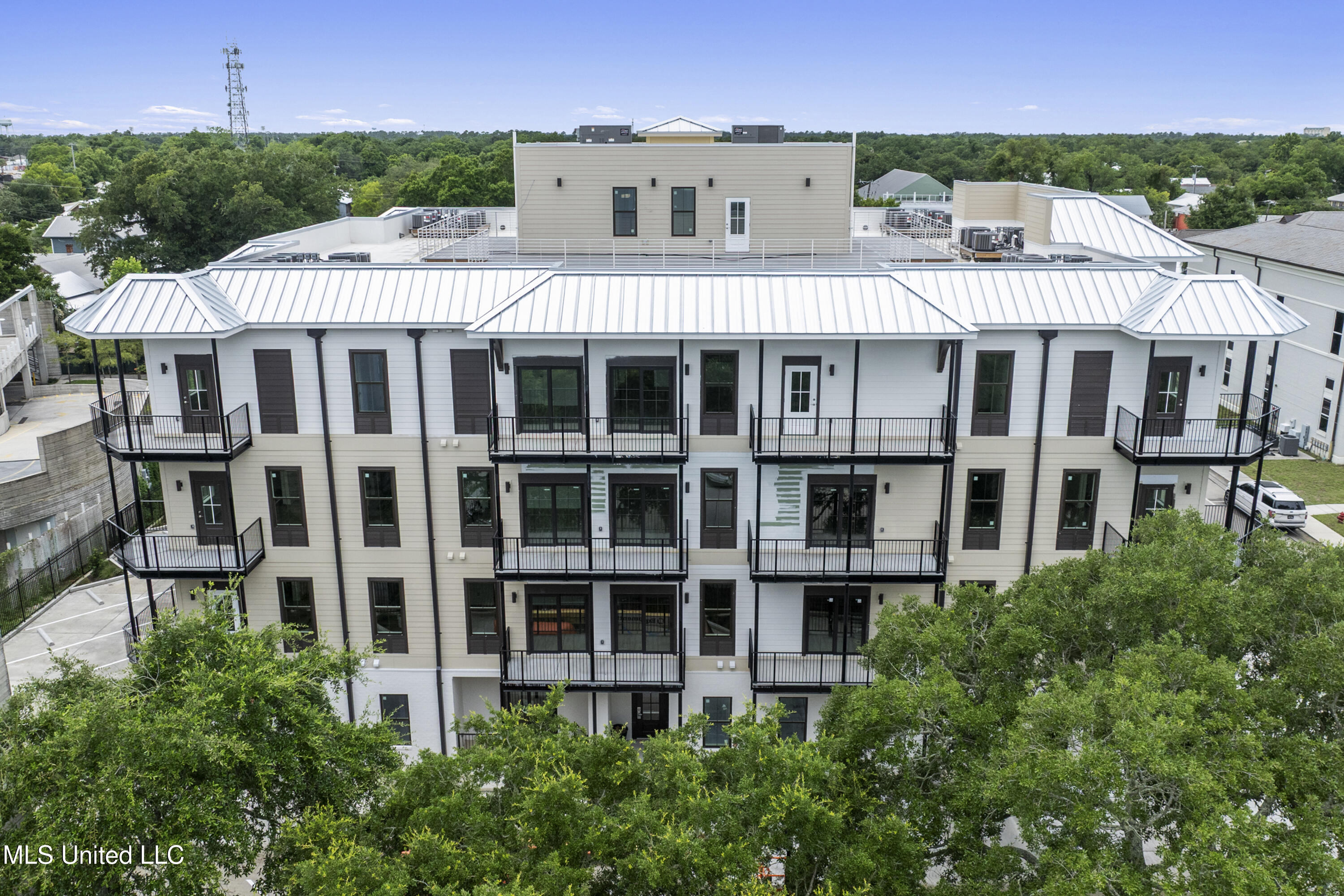 124 Court Unit #204 Street Property Photo 52