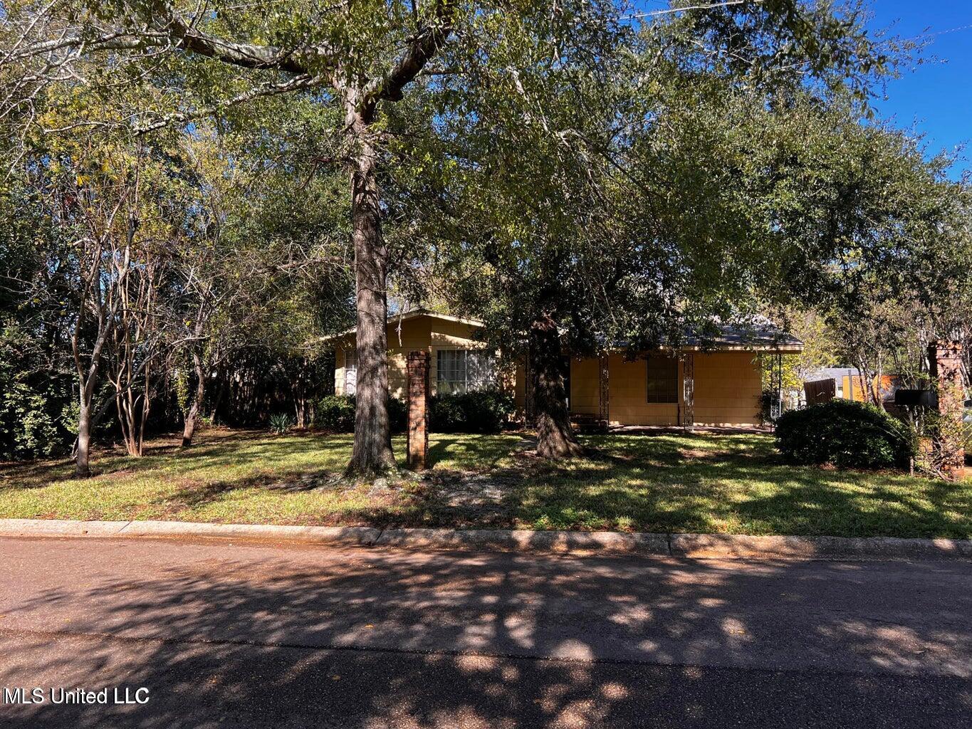 1404 Winchester Street Property Photo 2