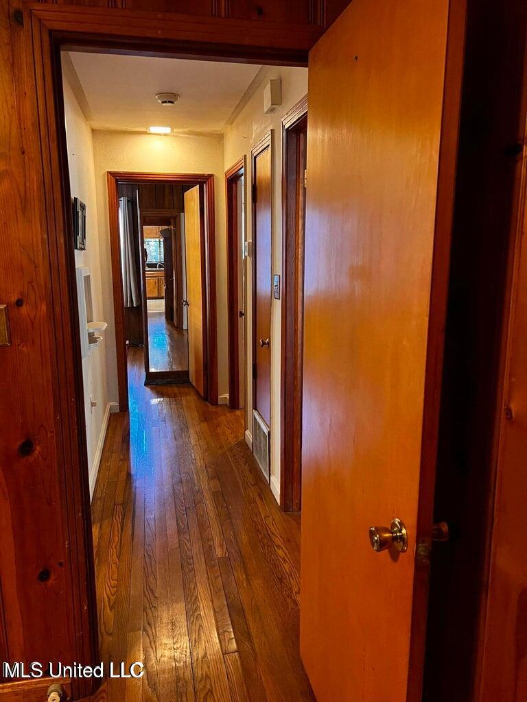 1404 Winchester Street Property Photo 6