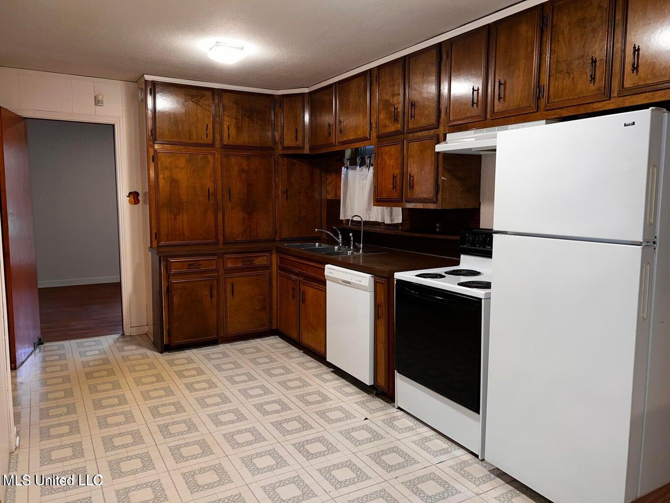 1404 Winchester Street Property Photo 7