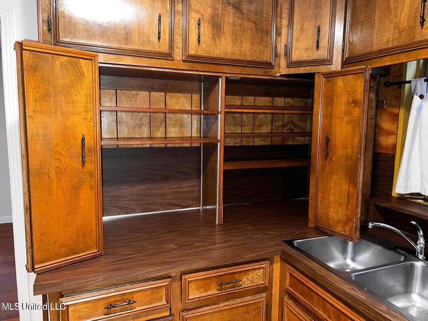 1404 Winchester Street Property Photo 9