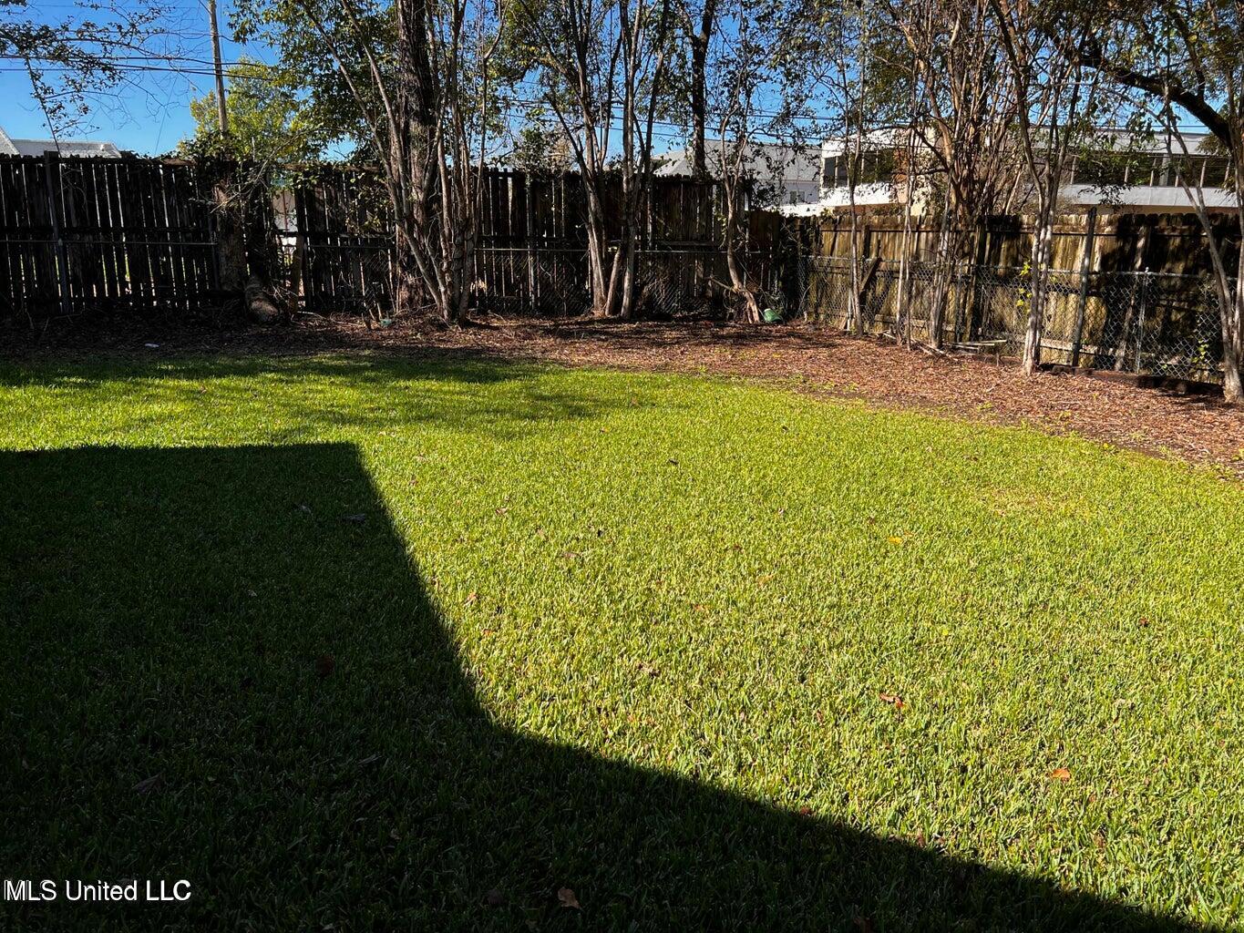 1404 Winchester Street Property Photo 32