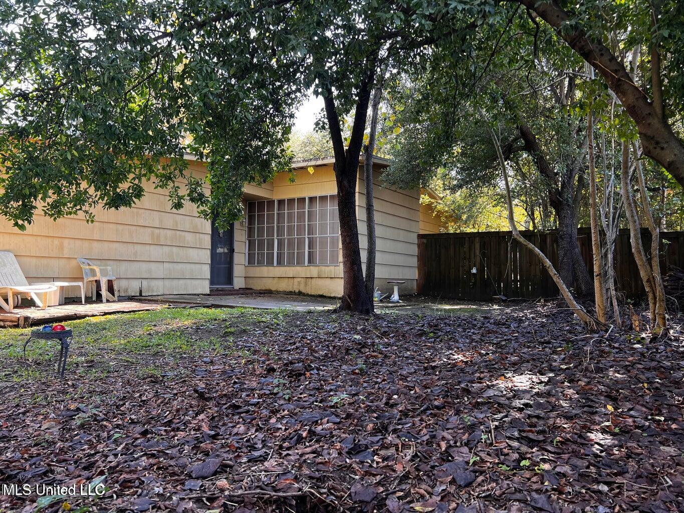 1404 Winchester Street Property Photo 34