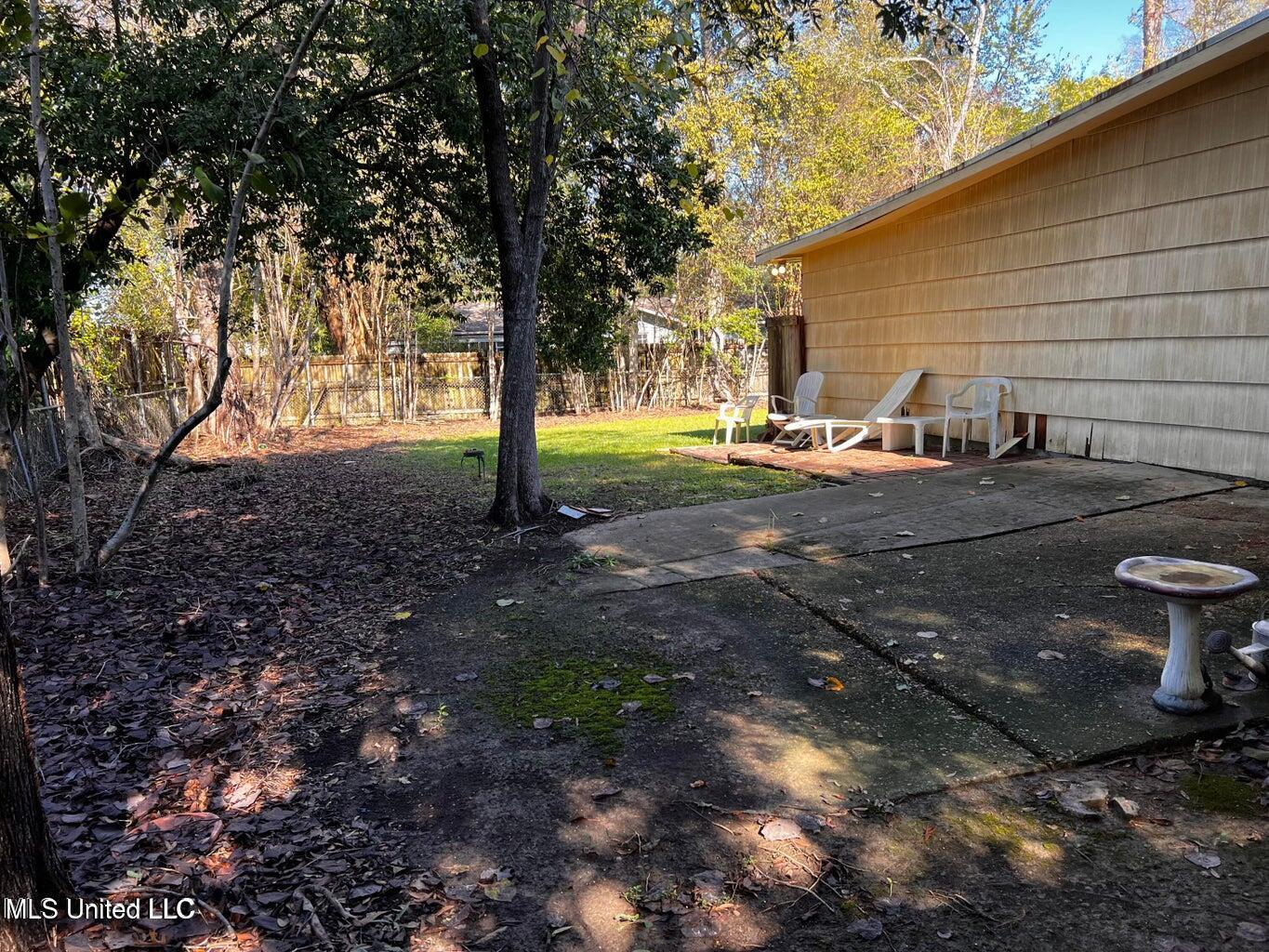 1404 Winchester Street Property Photo 35