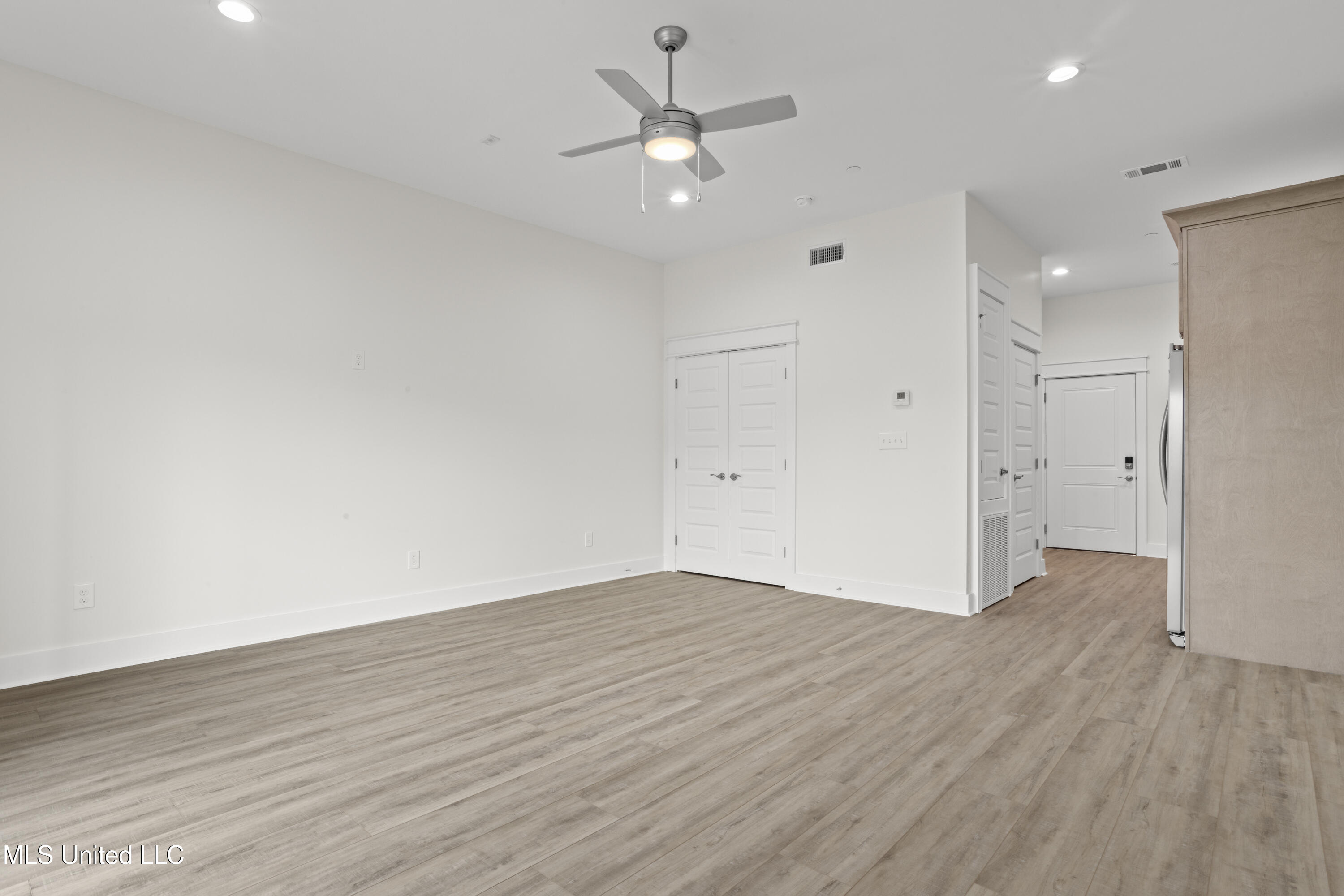 124 Court Unit #203 Street Property Photo 6
