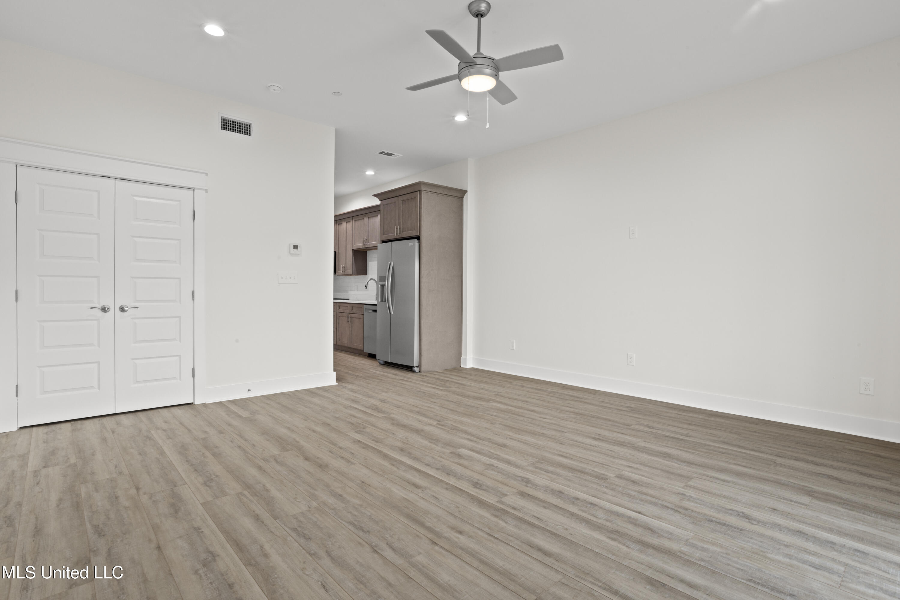 124 Court Unit #203 Street Property Photo 7