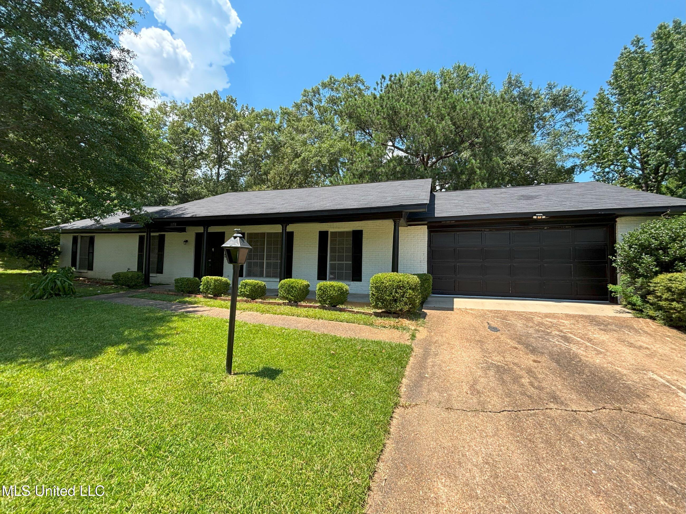1158 Greenbriar Street Property Photo 1