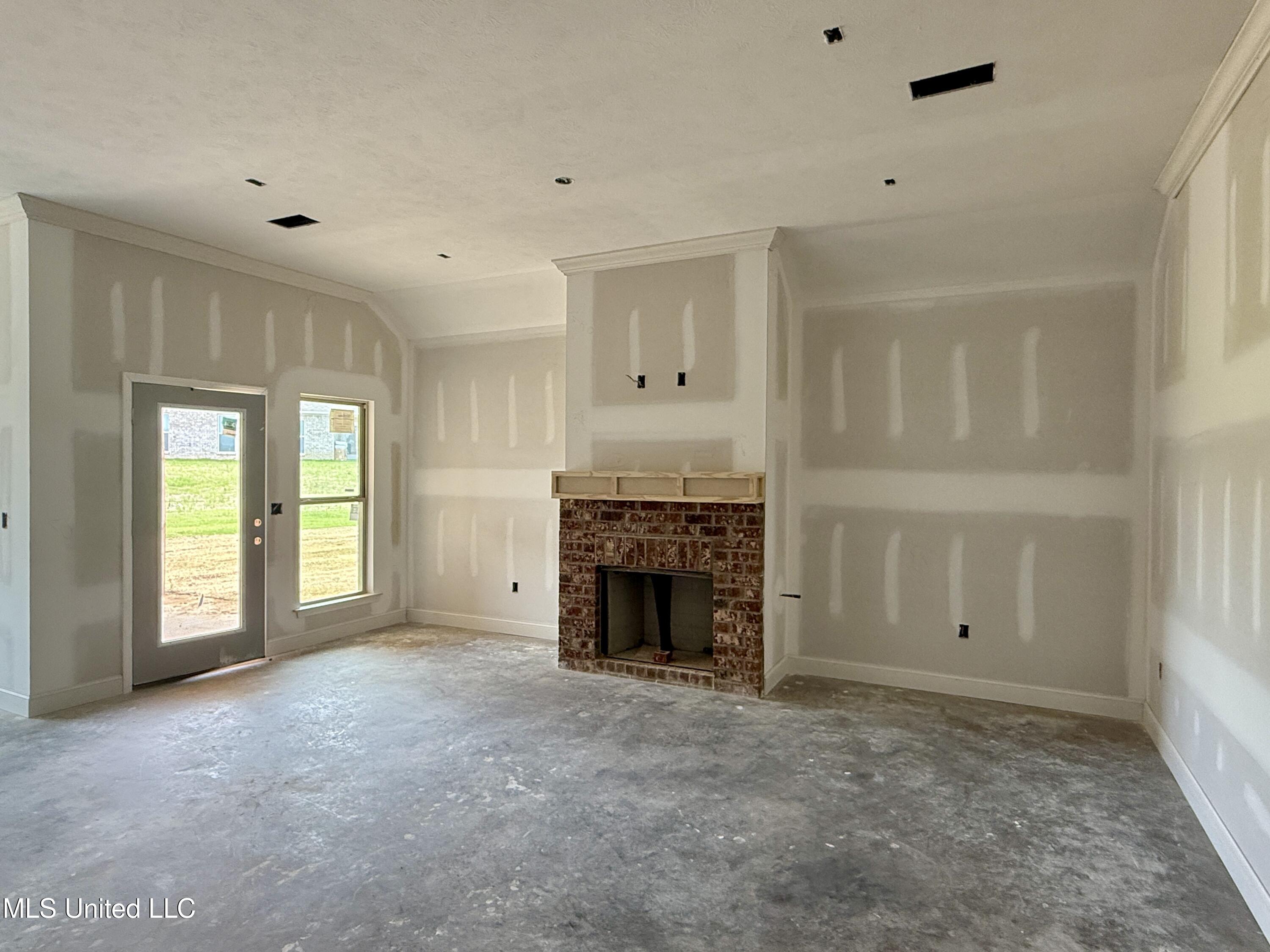 330 Willow Way Property Photo 1
