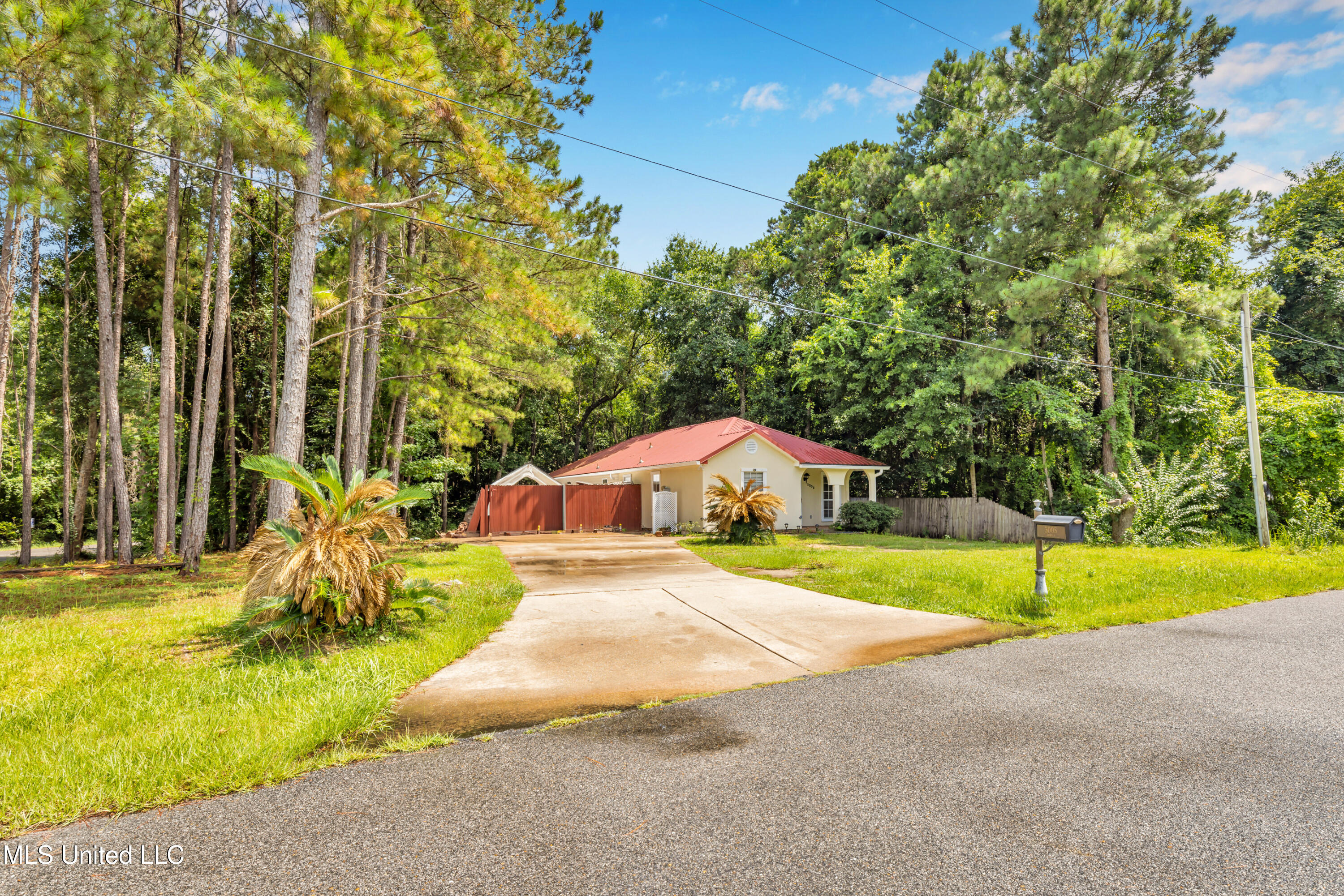 3005 Robalo Drive Property Photo 4