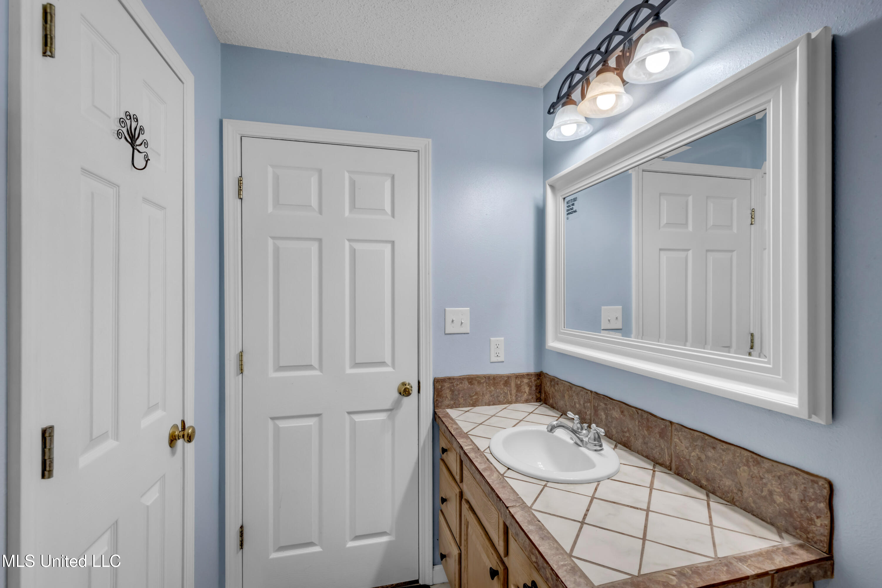 3005 Robalo Drive Property Photo 19