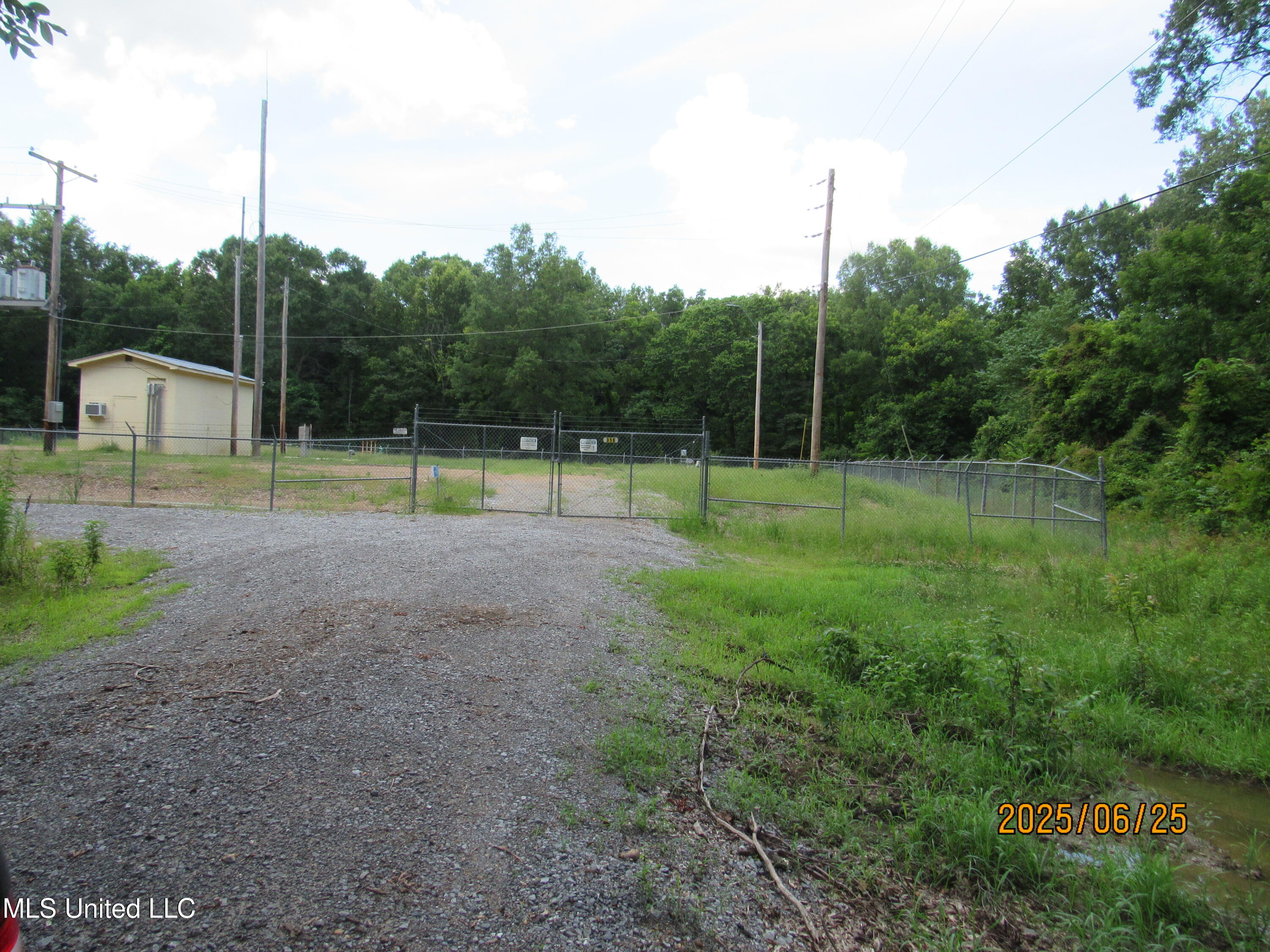 1000 Jason Boulevard Property Photo 8