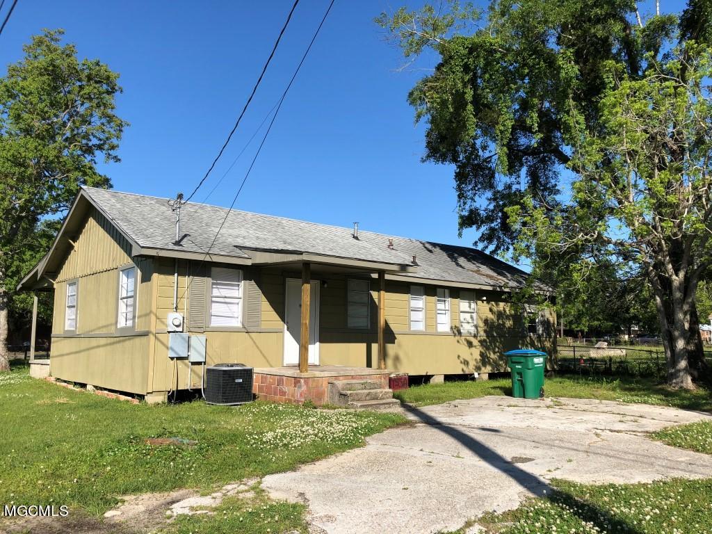 1412 Jo Ellen Circle Property Photo 1
