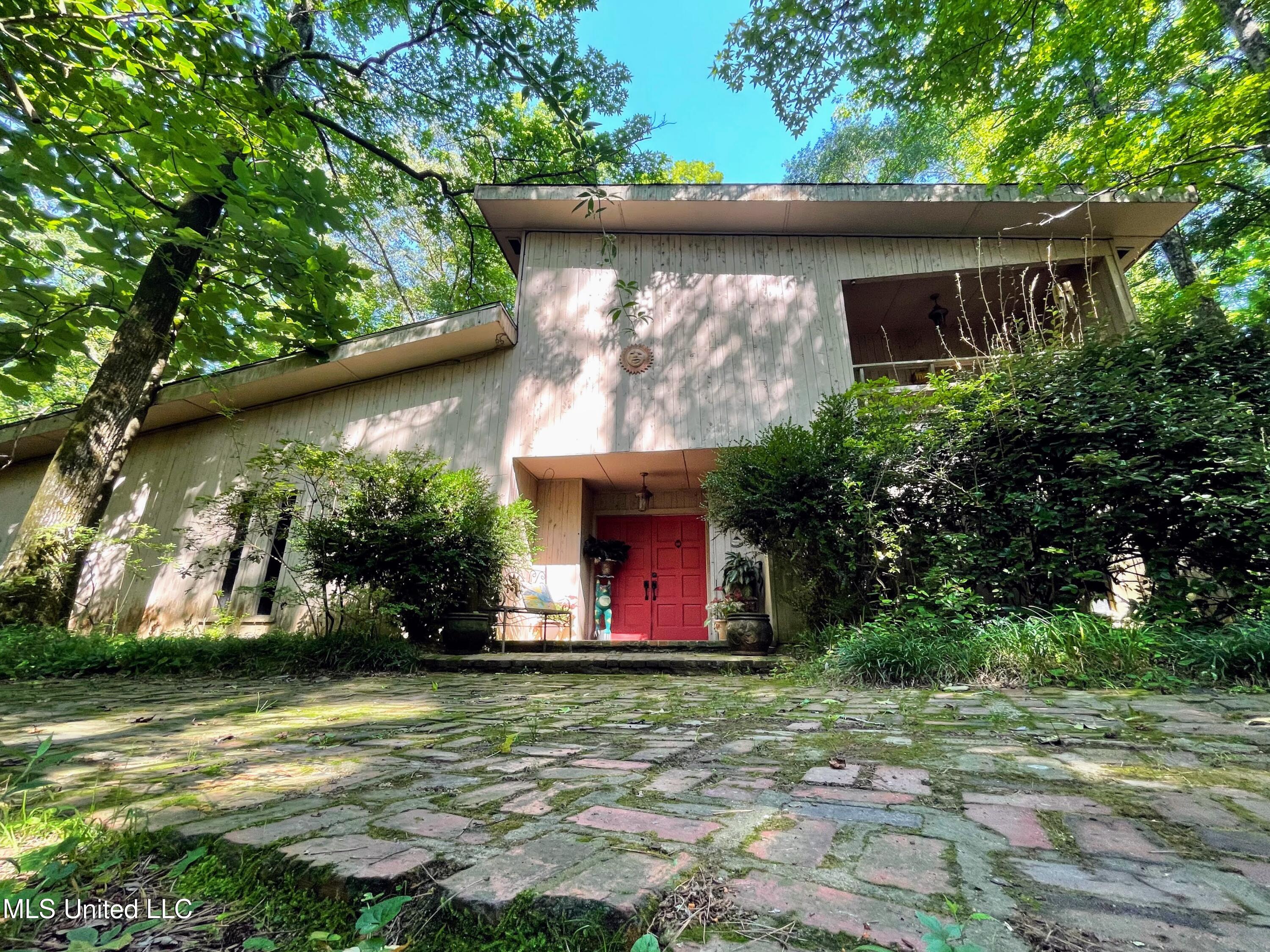 681 Woodland Hills Drive
