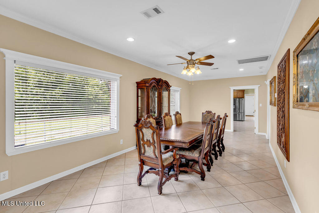 172 Hoxie Street Property Photo 9