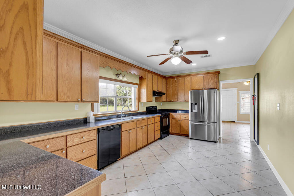 172 Hoxie Street Property Photo 12