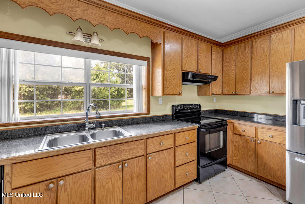 172 Hoxie Street Property Photo 14