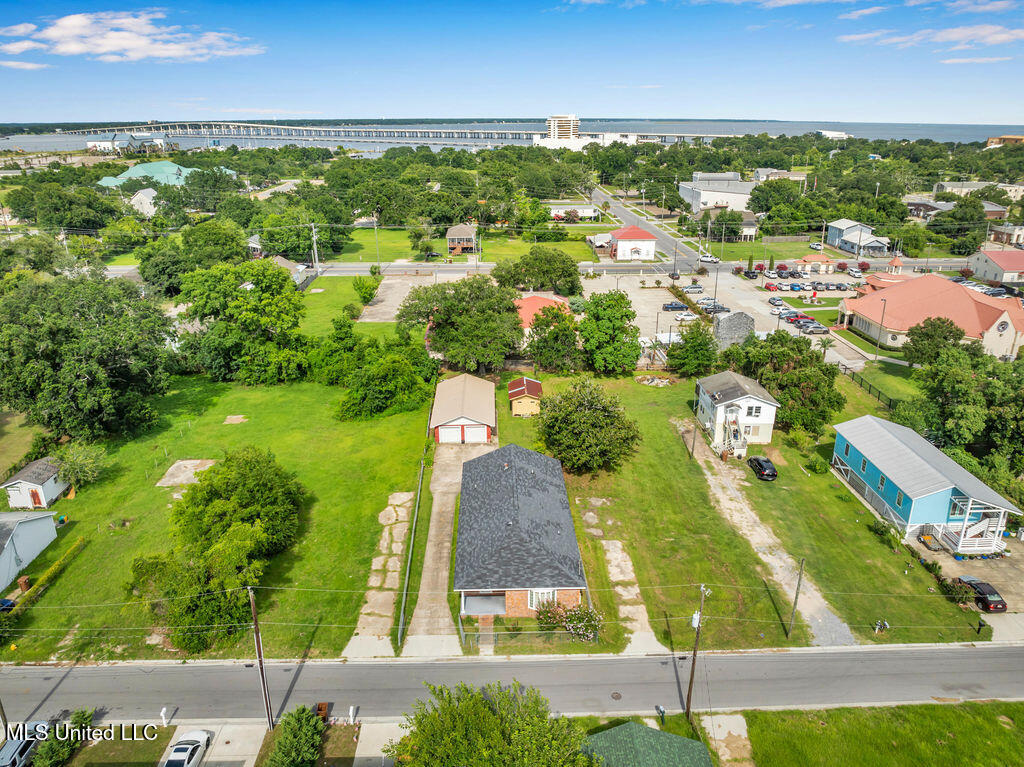 172 Hoxie Street Property Photo 29