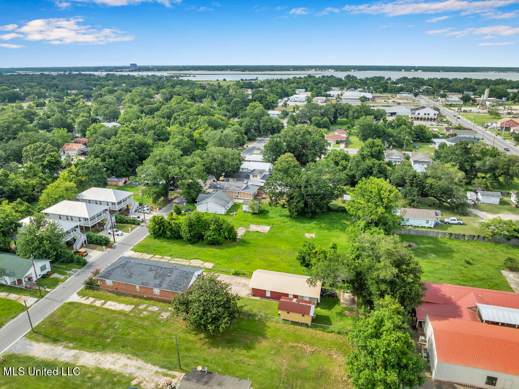 172 Hoxie Street Property Photo 31