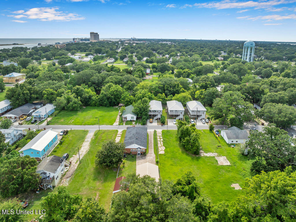 172 Hoxie Street Property Photo 32