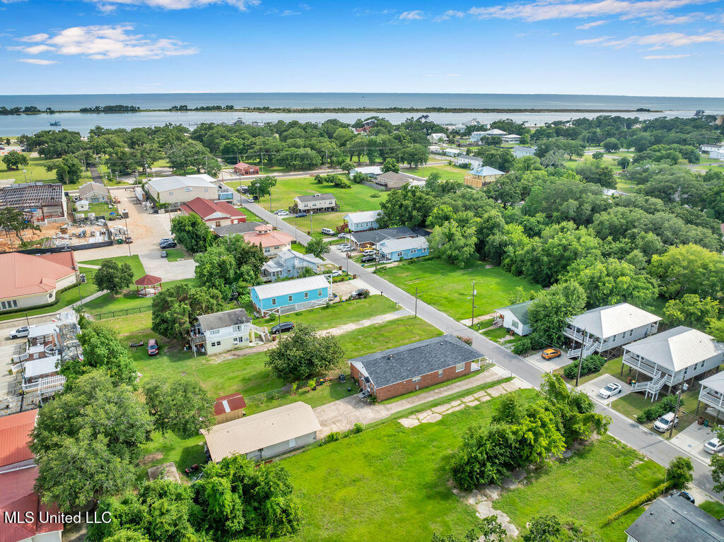 172 Hoxie Street Property Photo 33