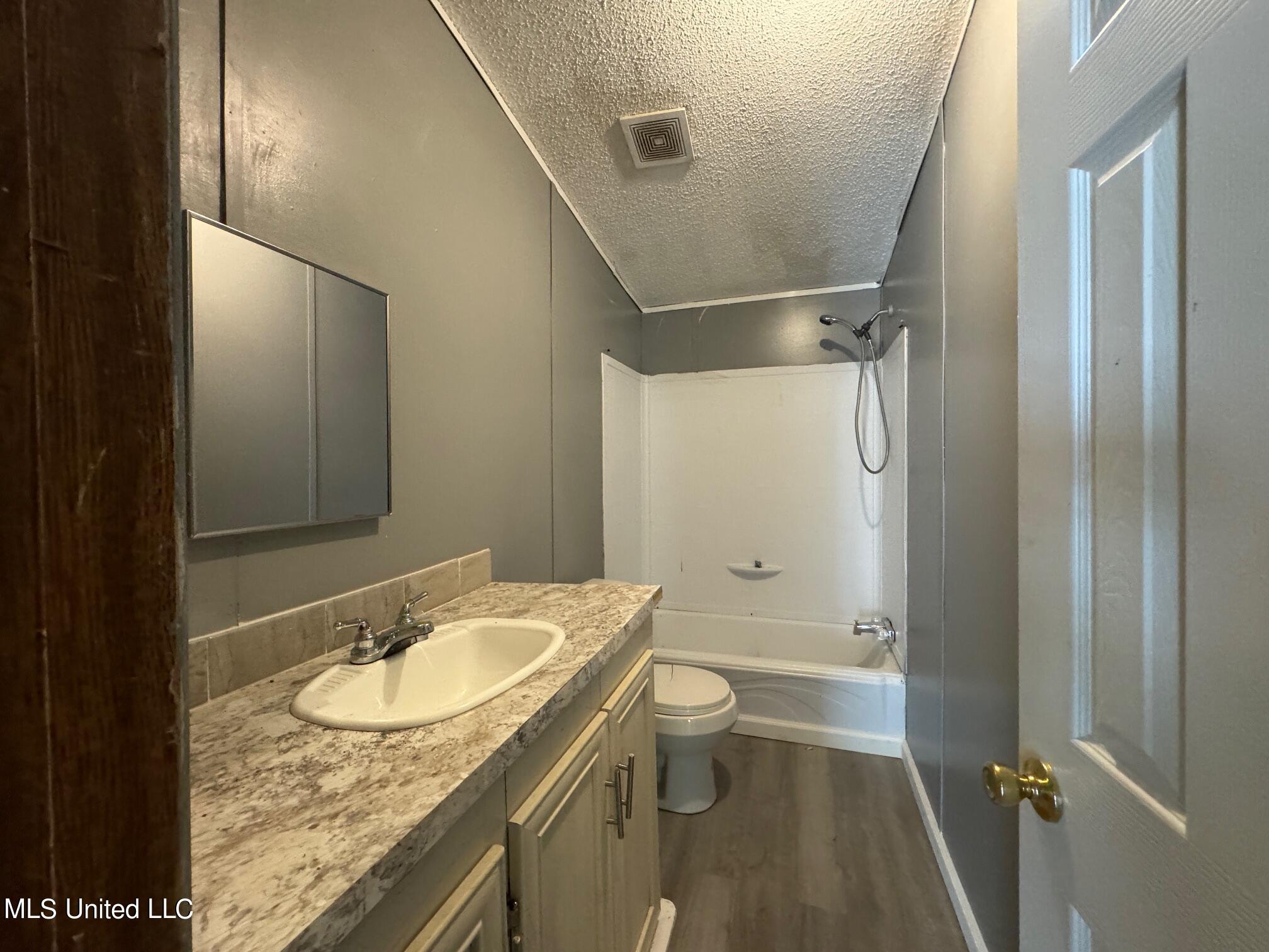 114 Pepper Ridge Road Property Photo 6