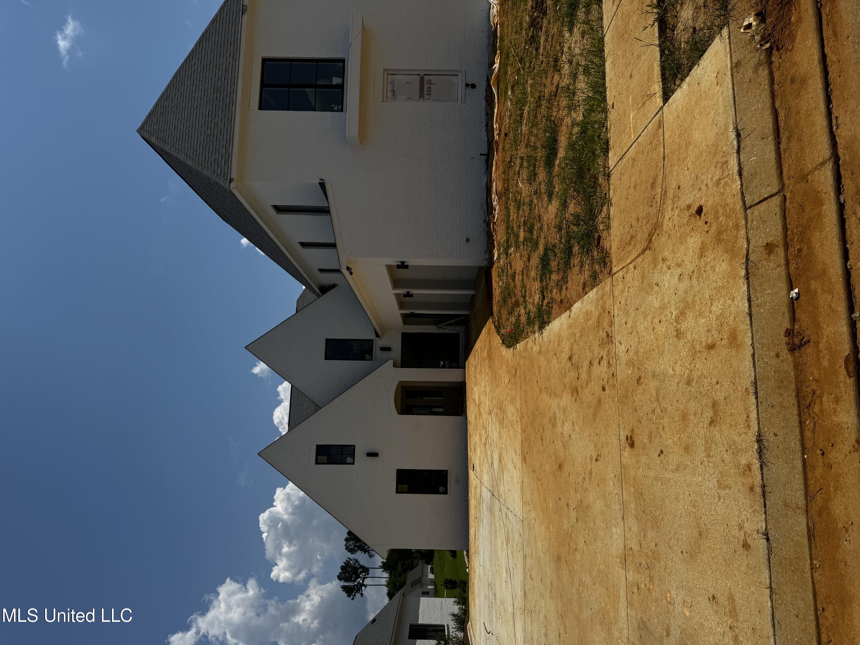 464 Whittington Circle Property Photo 1
