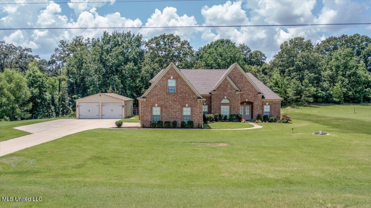 160 Oak Manor Drive Property Photo 1
