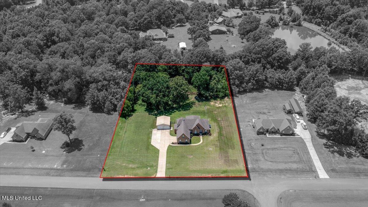 160 Oak Manor Drive Property Photo 6