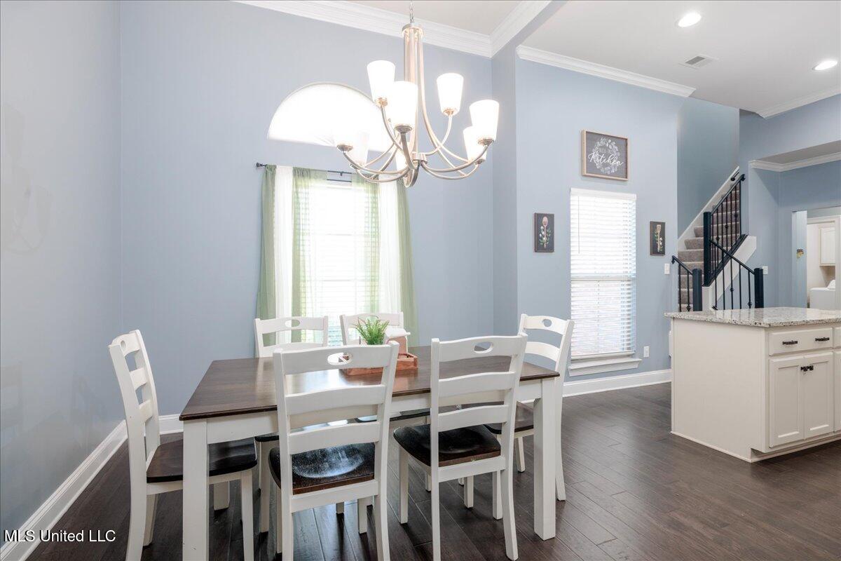 160 Oak Manor Drive Property Photo 13