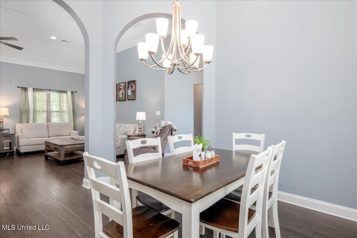 160 Oak Manor Drive Property Photo 16