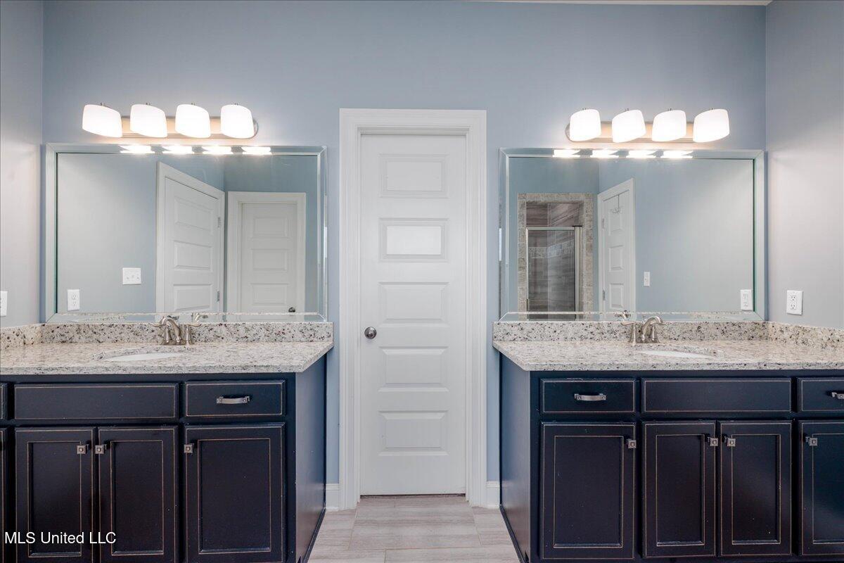 160 Oak Manor Drive Property Photo 23