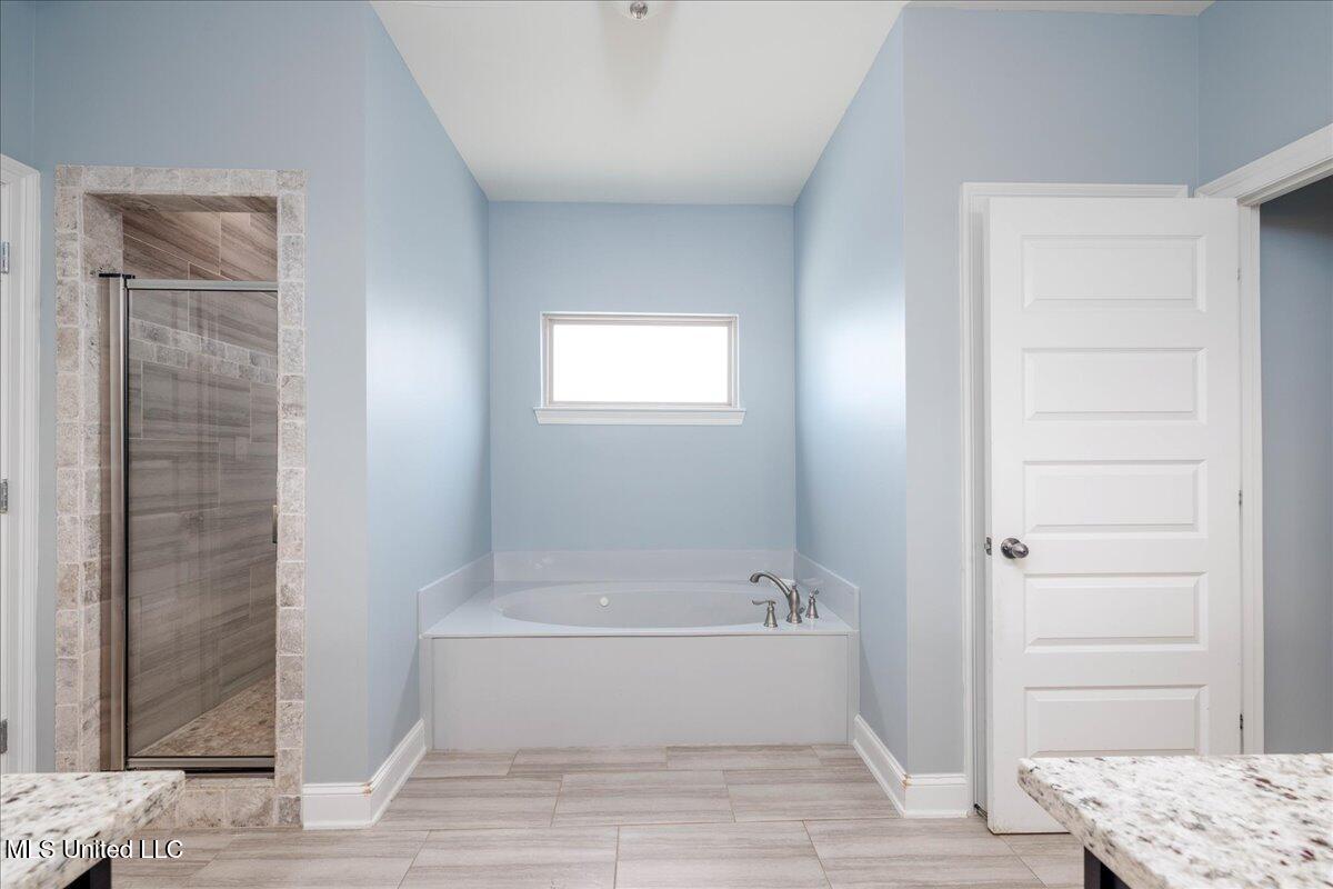 160 Oak Manor Drive Property Photo 24