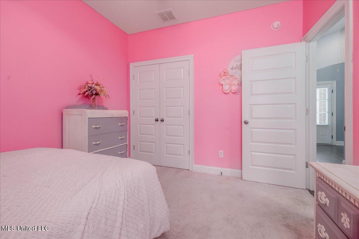 160 Oak Manor Drive Property Photo 29