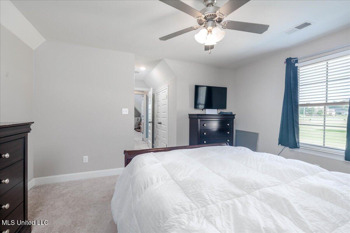 160 Oak Manor Drive Property Photo 34